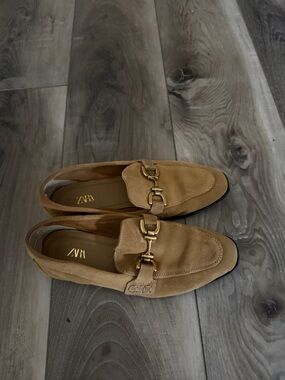 ZARA Men’s Tan Suede Slip-On Loafers with Gold Hardware